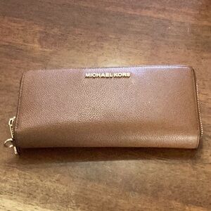 Like new Michael Kors wallet